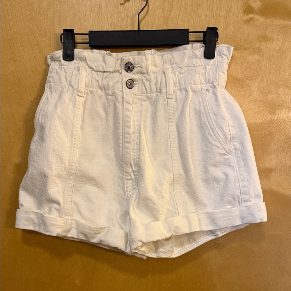Abercrombie & Fitch White High-Waisted Shorts Size 29/ 8